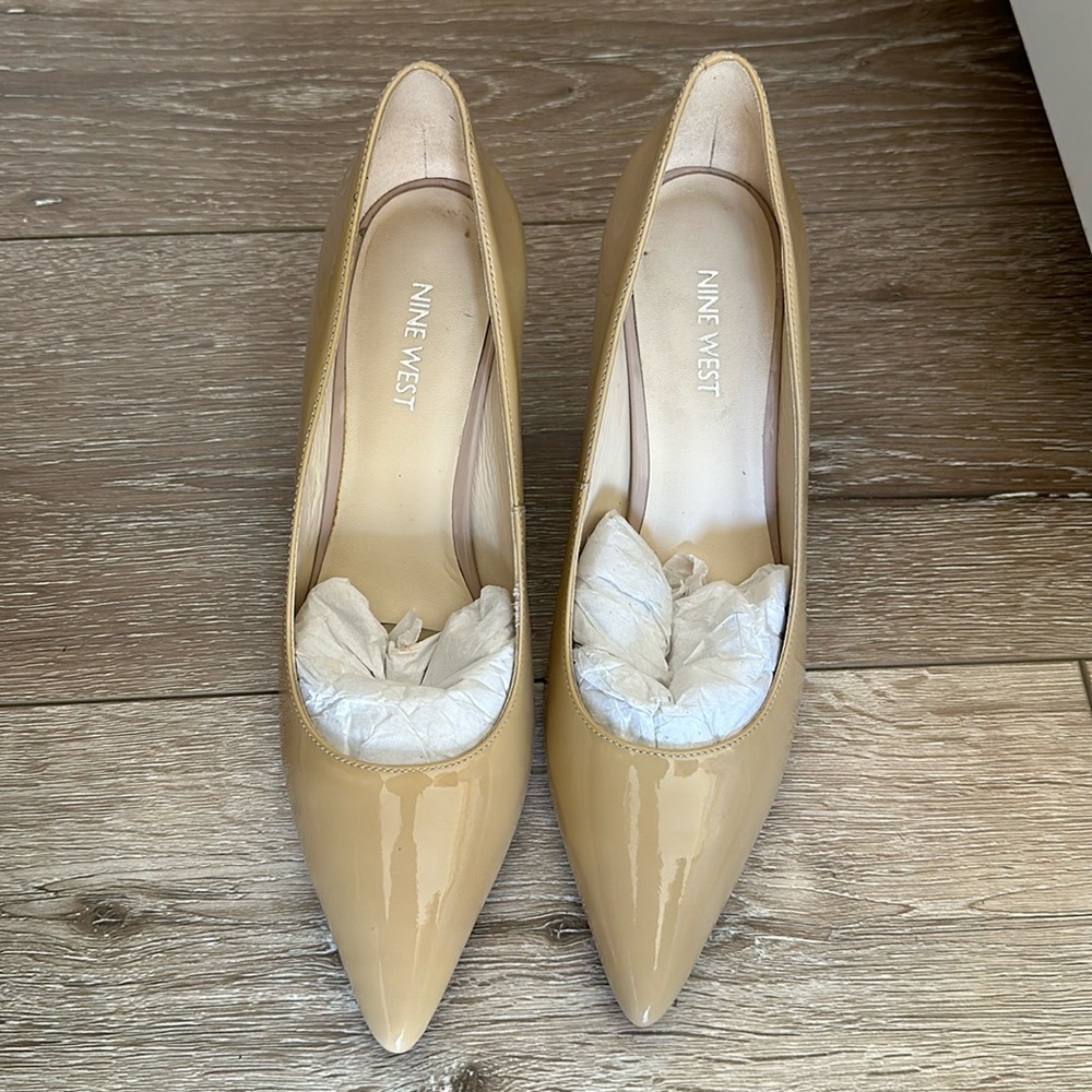 Nine West patent beige heels!